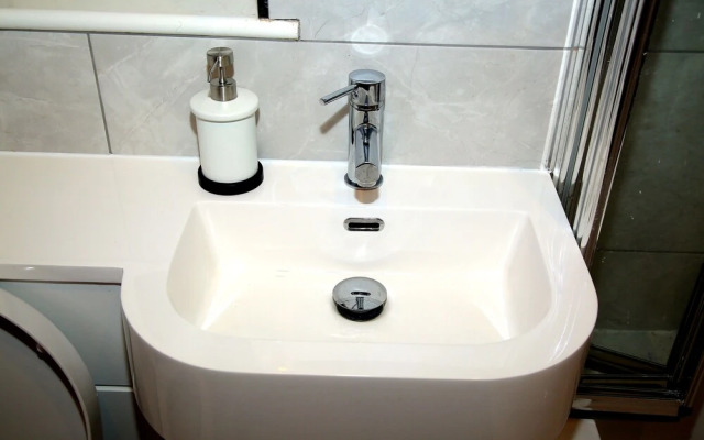 A Modern, Comfy Newly Remodeled 2bd House