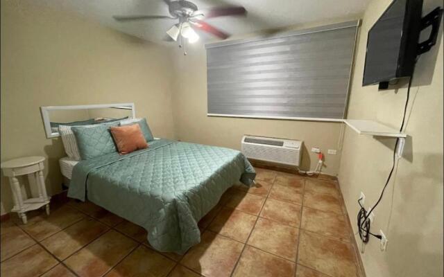 Spacious Full Apt w/Beach, Pools, Entertainment 3BR/2BT