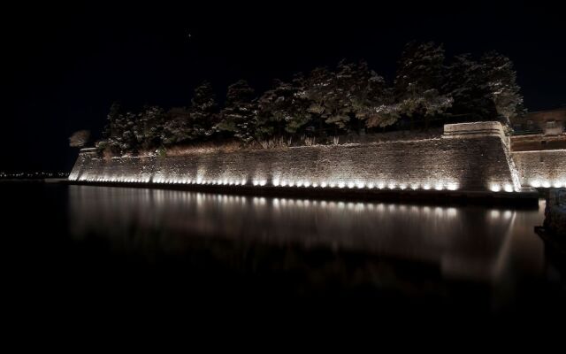 Romantic Oasis modern Apartment