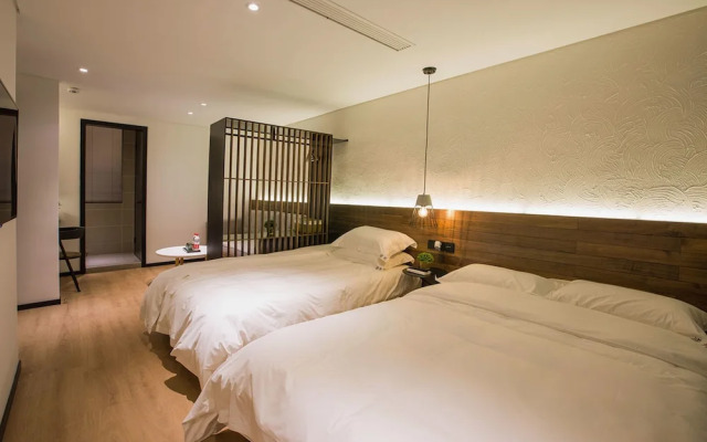 Hangzhou Backlighting Inn