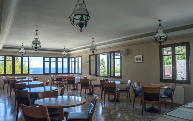 Corali Hotel