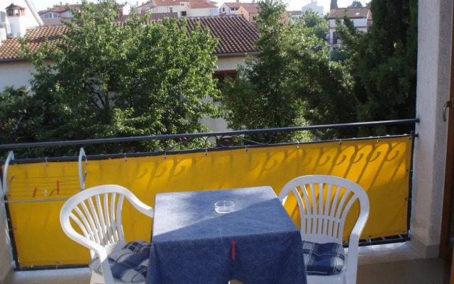 Apartments and Rooms Irena
