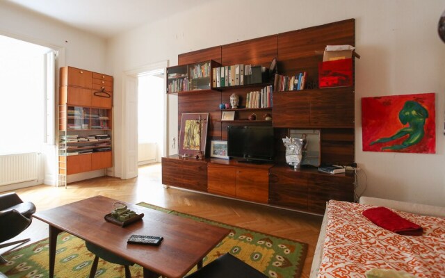 13th Century Apartment