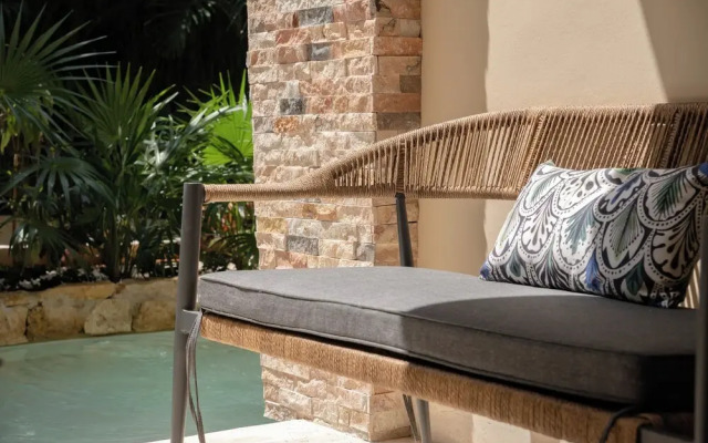 Luxurious Studio Rooftop Pool BBQ Gym