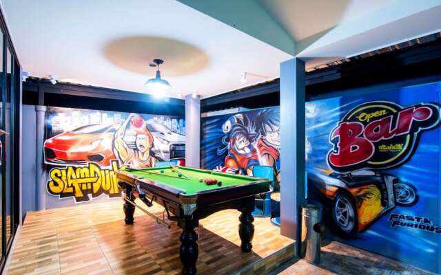 Grand Prix Pool Villa