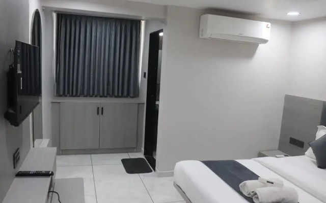 Hotel R K villa