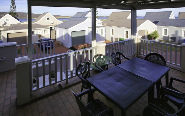 Top Deck Langebaan 6-sleeper