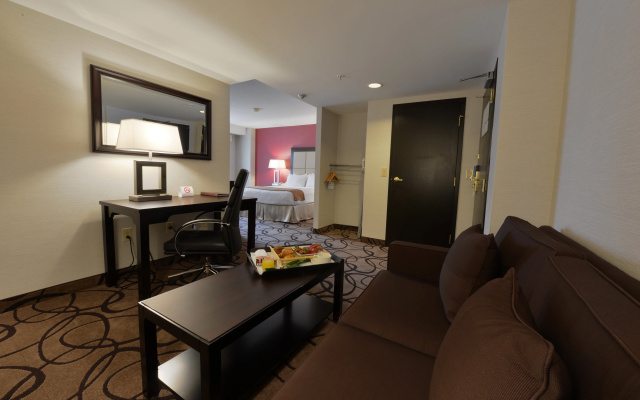 Holiday Inn Montréal Centre-Ville Downtown by IHG - Image 4