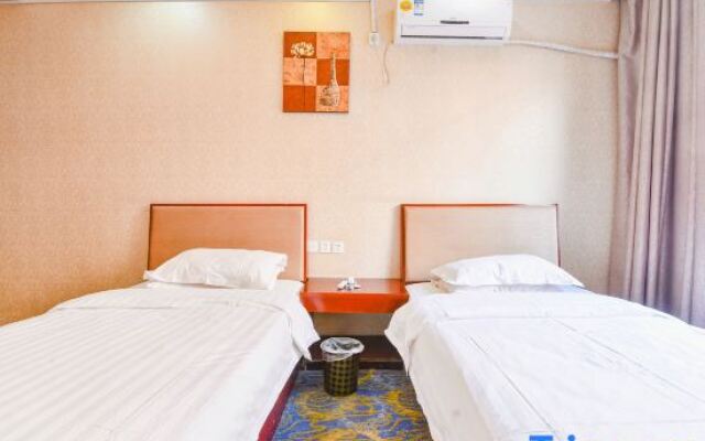 Xixia Chaoyue Business Hotel
