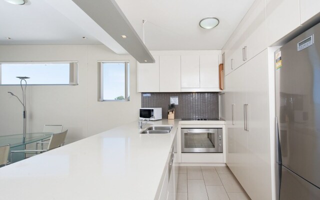 Cote D'Azur,  Unit 41/61 Donald Street