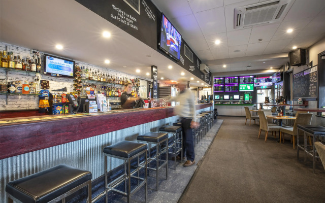 Nightcap at Federal Hotel Mt Gambier