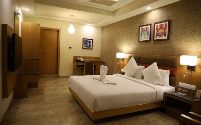 Neel's City Resort