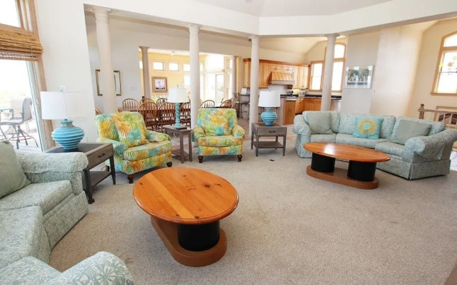 Atlantis - 7 Br Home