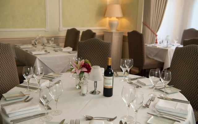 Cotswold Lodge Hotel
