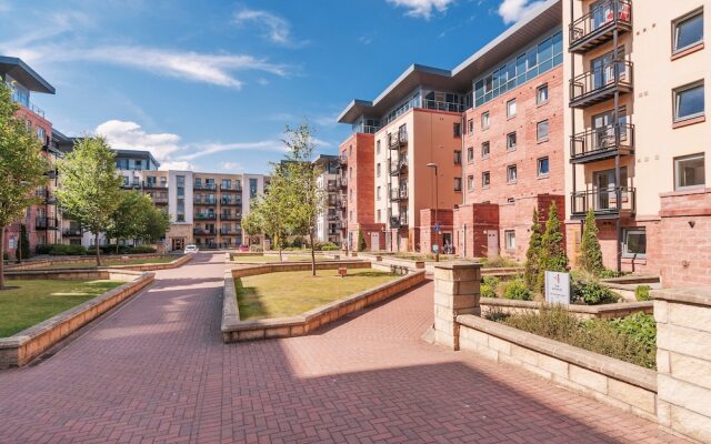 This fantastic 3 bed ground floor apartment has private parking too!