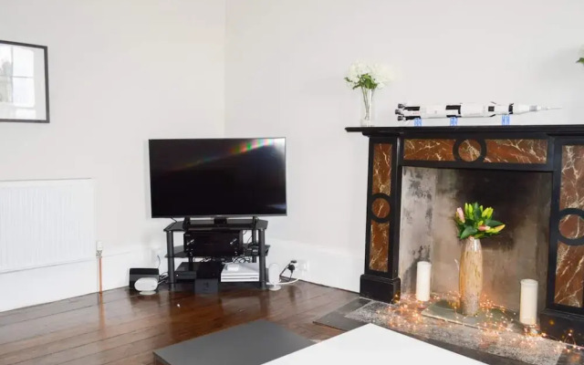 Beautiful 1 Bedroom Apartment in Stockbridge
