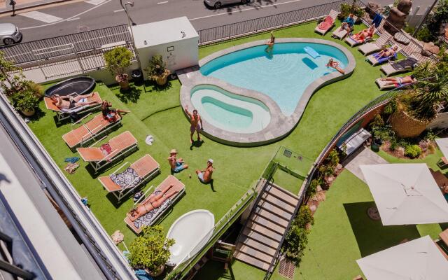 BUNK Surfers Paradise - International Backpacker Hostel