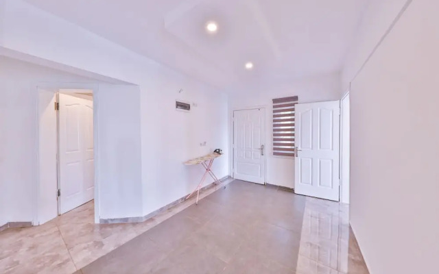 3 House Apart
