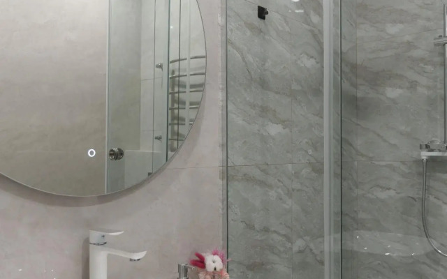 Апартаменты на улице Жореса Алферова 5