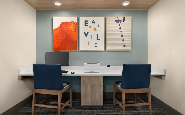 Holiday Inn Express & Suites Evansville Downtown