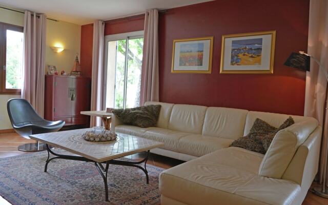 Very attractive detached villa with its own swimming pool