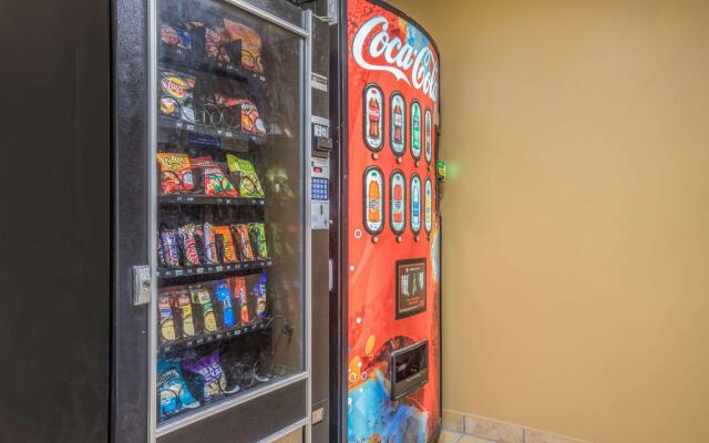 Rodeway Inn & Suites