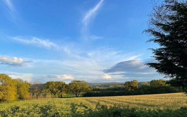 Woodlands Lodge - Come and Enjoy the Good Life