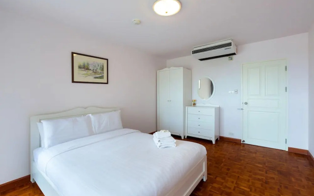 Baan TiewKlurn Beachfront Condomium