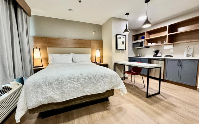 Candlewood Suites Jacksonville Southpoint by IHG