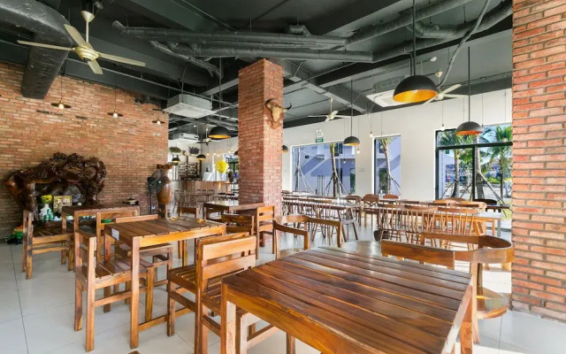 Plus Hotel - Hostel