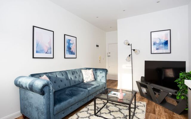 The Central Flat 4
