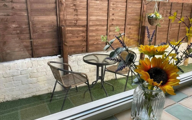 Lovely 3 -bed House in Jarrow With Free Parking
