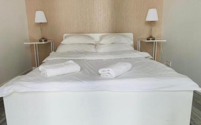 Warsaw Night Apartments Menica Residence