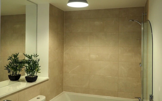 SA Today Apartments Farnborough with Fibre Wi-Fi & Netflix
