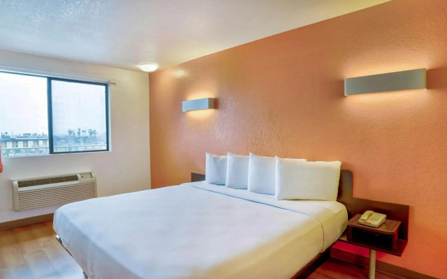 Motel 6 Los Angeles, CA - Los Angeles - LAX