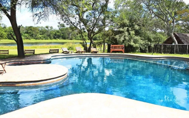 Antelope Park Safari Lodge