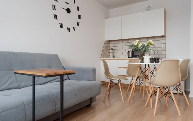 AHause на Полимерном 13