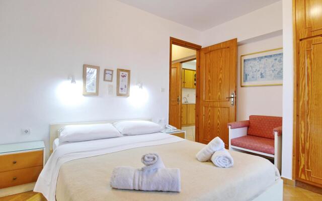 Rouladina Apt 4 in Stalos