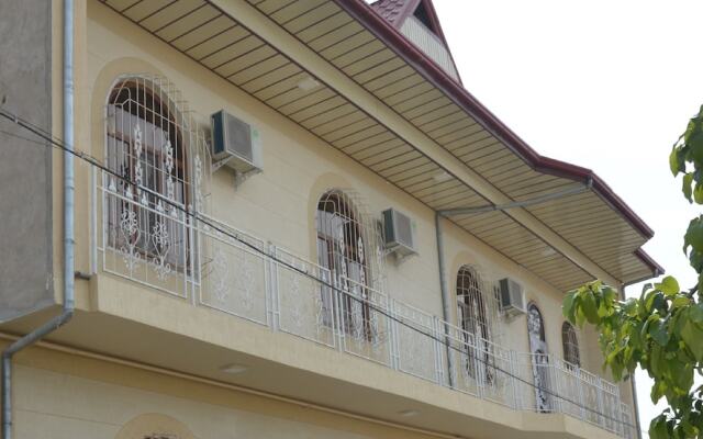 Xo'ja Ismat Buxoriy Hostel
