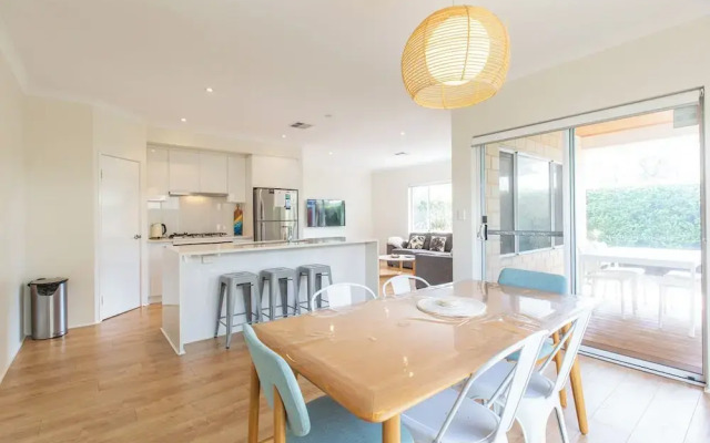Contemporary Cove