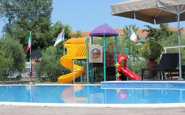 Zeus Hotel