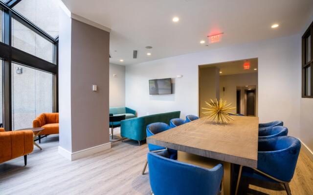 Crowne Plaza College Park - Washington DC by IHG