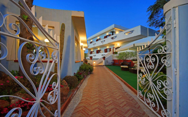 Iris Hotel