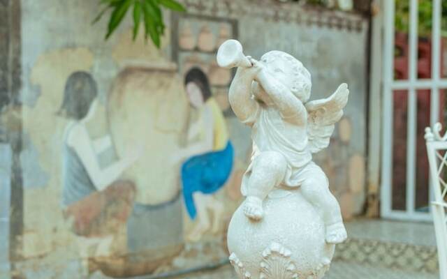 RoomQuest Baan Khun Phra The Iconic