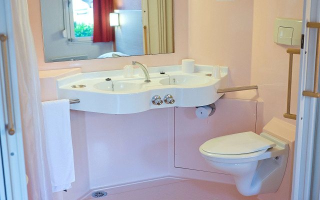 PREMIERE CLASSE CLERMONT FERRAND SUD - Aubière