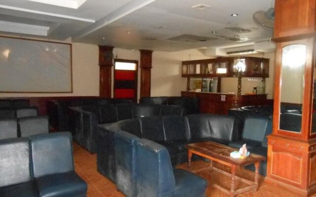 Vanhmaly Hotel