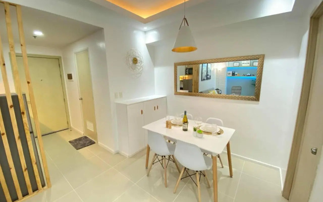 2 Bedroom Condo in Jazz Makati