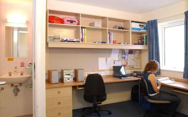 Bright Ensuite Rooms PLYMOUTH SK