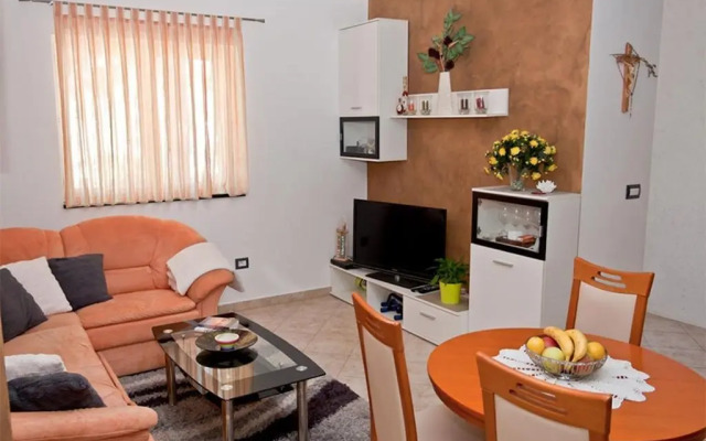 Apartments with a parking space Novigrad - 2536