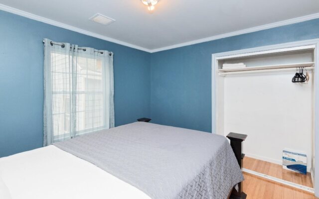 Racpanos Modern Stay on Forrest Street